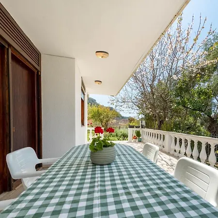 To Ktimataki Holiday home